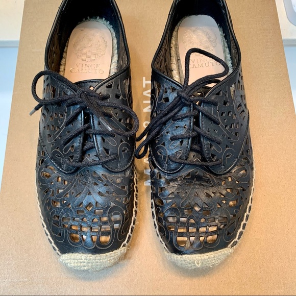 Vince Camuto sneakers black tie up - Picture 2 of 13